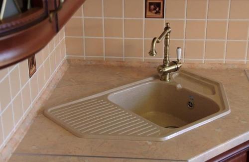 Угловые мойки для кухни размеры. Что выбрать в зависимости от размера и интерьера помещения