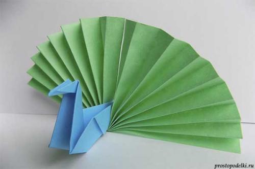 Как сделать павлина из бумаги. Павлин из бумаги