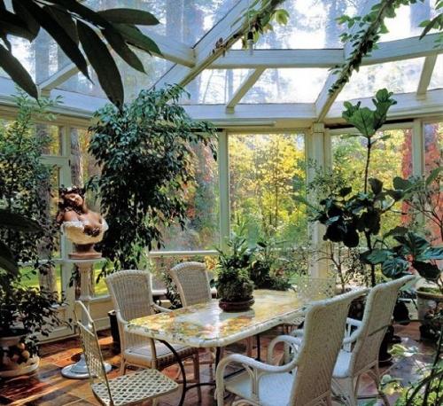 Дом Юлии Высоцкой. Уютный дом Юлии Высоцкой и Андрея Кончаловского, построенный в древнерусском стиле