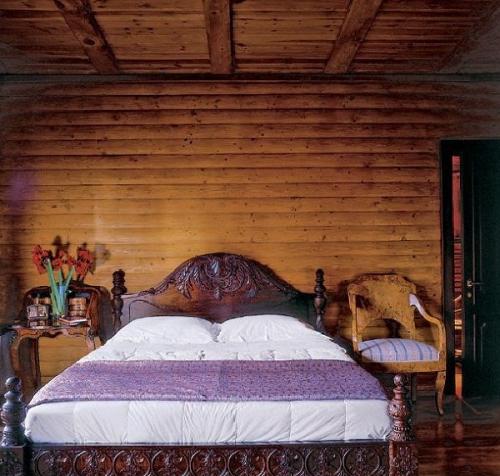 Дом Юлии Высоцкой. Уютный дом Юлии Высоцкой и Андрея Кончаловского, построенный в древнерусском стиле