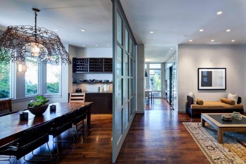 Дизайн гостинной совмещенной с кухней в частном доме бюджетный вариант. Как обустроить гостиную, совмещенную с кухней?