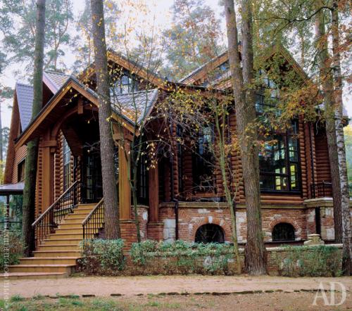 Дом Юлии Высоцкой на Николиной горе. Высоцкая и Кончаловский показали свой роскошный дворец и многим он напомнил терем из сказки