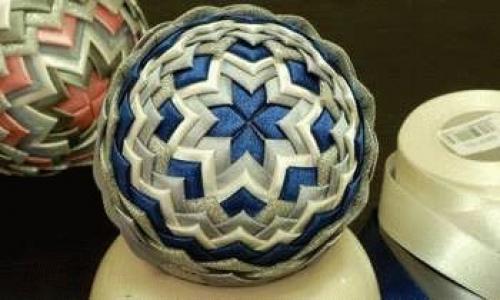 Шары из лент артишок. Начинаем делать шары из ленточек