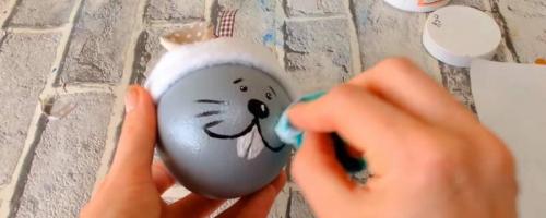 Прозрачные новогодние шары своими руками. Шары своими руками на новый год 2020 – красивые идеи с символом года