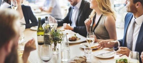 Правила этикета за столом. 15 правил этикета за столом, которые должен знать каждый 14 Правила этикета за столом. 15 правил этикета за столом, которые должен знать каждый 14