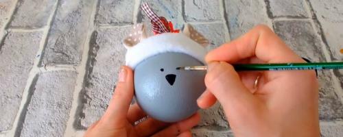 Прозрачные новогодние шары своими руками. Шары своими руками на новый год 2020 – красивые идеи с символом года