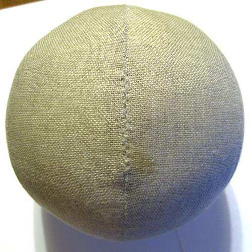 Новогодние шары вышитые лентами. ВЫШИВАЕМ...и шьём новогодний шар