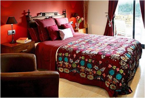 Клюквенный цвет. Цвет клюквы . Спелая клюква в интерьере: ярко, спело, смело