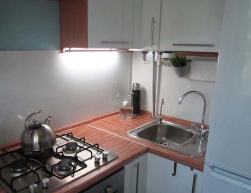 Маленький кухонный гарнитур для маленькой кухни. Какие фасады подойдут для маленькой кухни 16