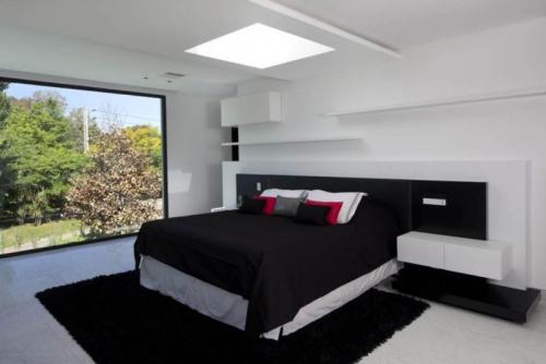 Спальня в черно белом цвете. Оформление