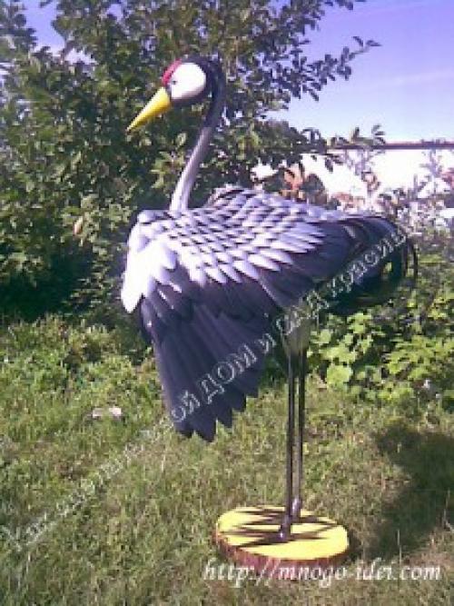 Лебедь из канистры. Грация в саду