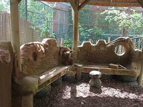 Скамейка из пластиковых бутылок. Скамейка своими руками: чудо из подручных материалов