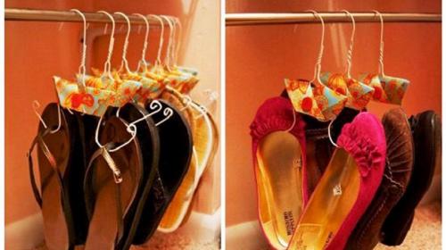 Полки из пластиковых бутылок. Диван 14 Полки из пластиковых бутылок. Диван 14