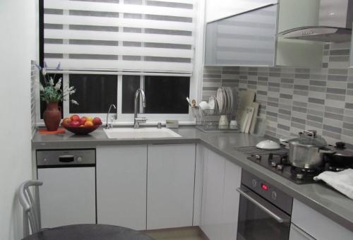 Дизайн кухни 2 на . Выбор стиля для кухни 2х2 метра с холодильником