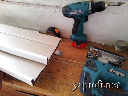 Полочка в ванную из пластиковых бутылок. Полка из ПВХ в ванную комнату