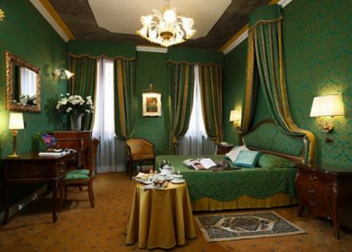 Темные обои в квартире. Варианты темных обоев в интерьере