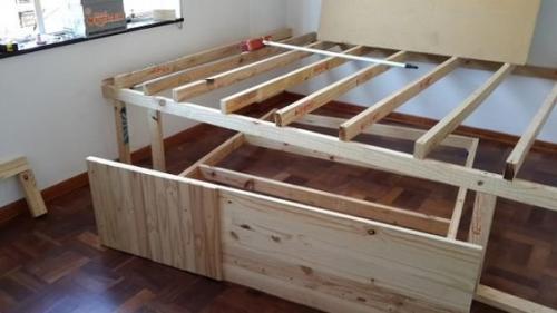 Подиум в квартире своими руками. Идеи дизайна маленькой квартиры: кровать-подиум