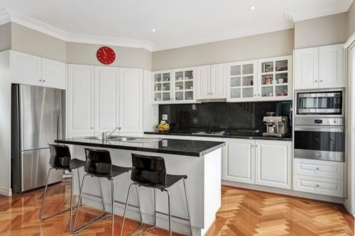 Какой пол лучше на кухне в квартире. Какие полы на кухне лучше: обзор вариантов