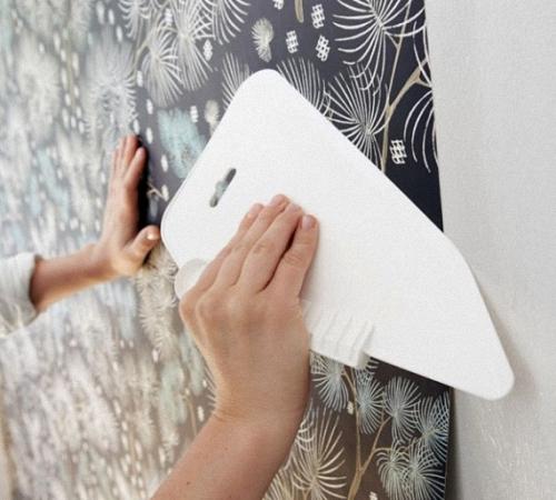 Уйдут ли пузыри на бумажных обоях. Простой способ убрать пузыри на обоях после поклейки