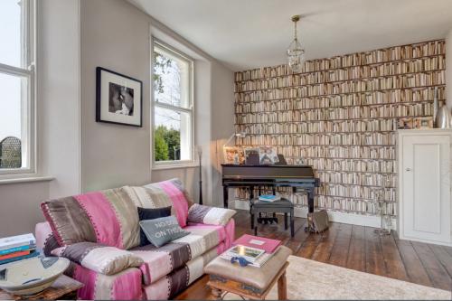 Как обыграть выступающий угол в комнате. Особенности оформления угла в комнате