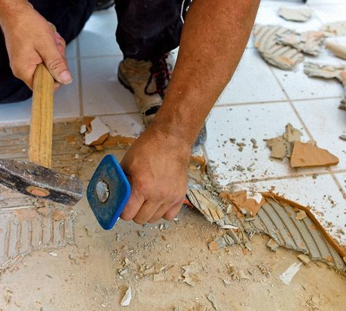 Демонтаж плитки со стен. Демонтаж керамической плитки - технология