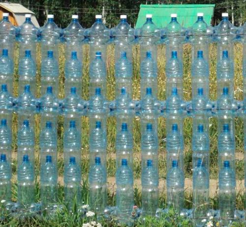 Клумбы из бутылок пластиковых своими руками. Как сделать клумбу из пластиковых бутылок своими руками быстро и легко 03