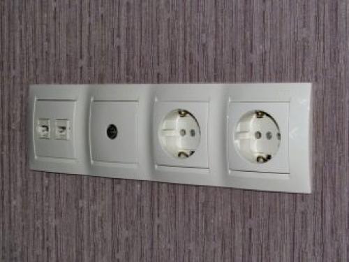 Можно клеить обои на водоэмульсионку. Нюансы при оклейке 02 Можно клеить обои на водоэмульсионку. Нюансы при оклейке 02