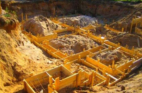 Фундамент под гараж на склоне. Фундамент на склоне: подбор и монтаж подходящего типа основания 13