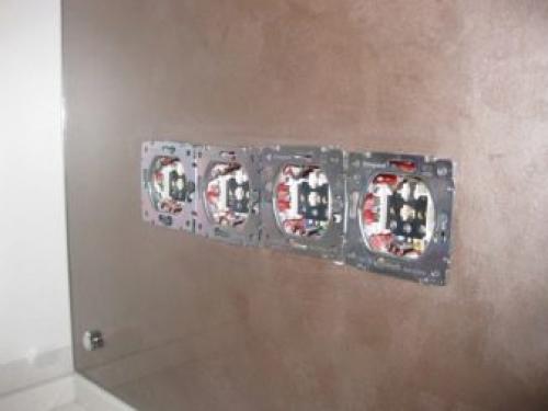 Можно клеить обои на водоэмульсионку. Нюансы при оклейке 01 Можно клеить обои на водоэмульсионку. Нюансы при оклейке 01