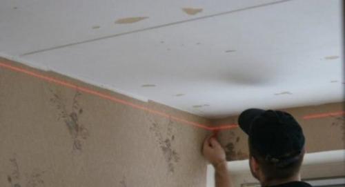 Как крепить профиль для гипсокартона в углах. Этап №1 – крепление направляющих элементов к поверхности