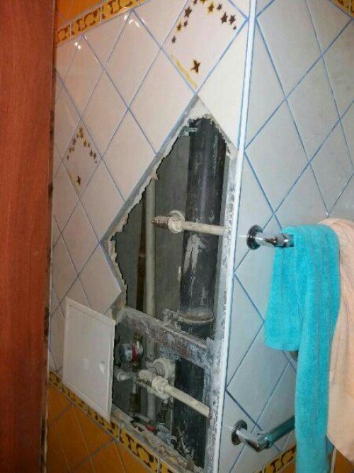 Как разобрать короб из гипсокартона с плиткой. Частичный демонтаж плитки для ремонта труб