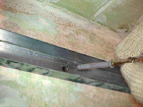 Как крепить профиль для гипсокартона в углах. Этап №1 – крепление направляющих элементов к поверхности