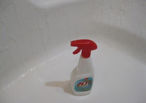 Как отмыть известковый налет в ванной. Налет в ванной: как просто и быстро удалить налет своими руками. Советы по выбору средств для уходу за кафелем и ванной