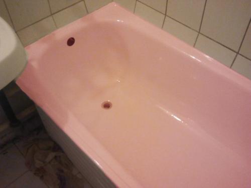 Как отмыть известковый налет в ванной. Налет в ванной: как просто и быстро удалить налет своими руками. Советы по выбору средств для уходу за кафелем и ванной