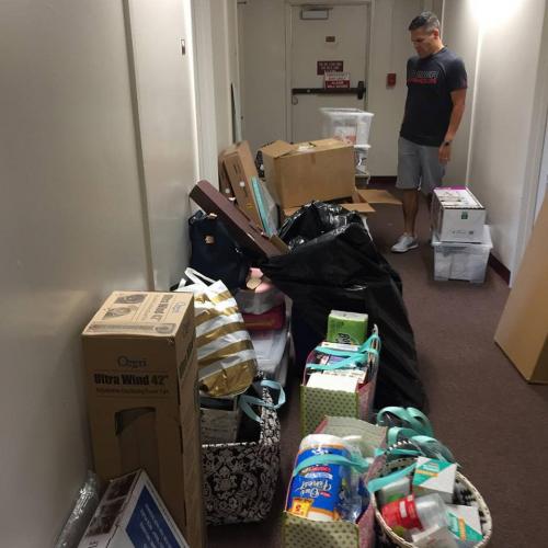 Как украсить стену в общаге. Две студентки превратили комнату в общежитии в невероятно уютную спальню