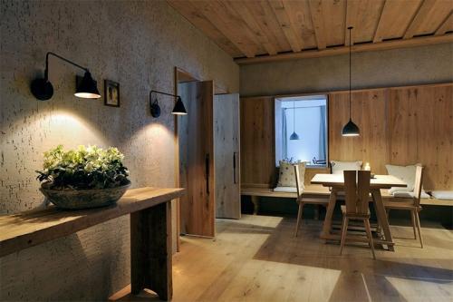 Фактурная шпаклевка стен. Применение фактурных и структурных валиков 04