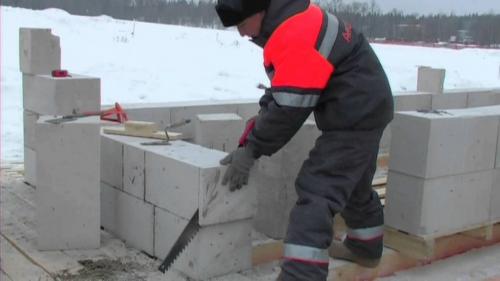 Кладка дома из пеноблоков своими руками. Как построить дом из пеноблоков: особенности возведения стен 10