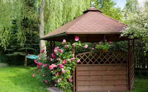 Беседка для дачи. Беседки для дачи — простые, недорогие и стильные варианты своими руками (115 фото)