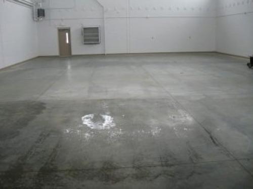 Как распрямить линолеум. Как выровнять слежавшийся линолеум от складок и загибов 12