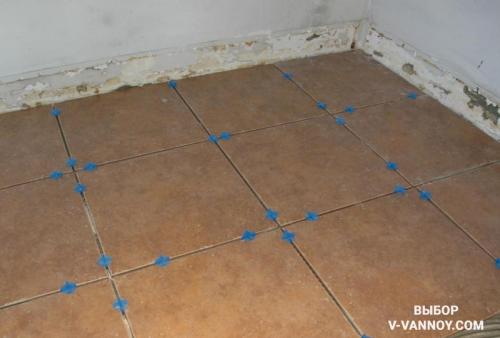 Как положить кафель на деревянный пол в частном доме.  Можно ли укладывать плитку на деревянный пол в ванной?