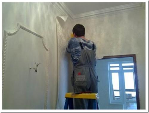 Как клеить обои на выступающие углы. Как правильно клеить углы обоями?