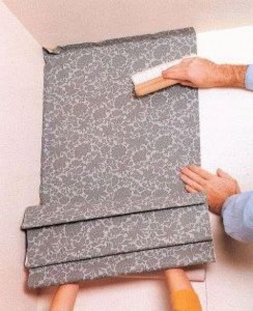 Как клеить обои в кривых углах. Как красиво стыковать разные виды обоев в углах, особенно если они неровные