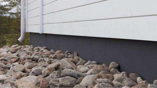 Покраска цоколя смолой. Преимущества и особенности краски для цоколя