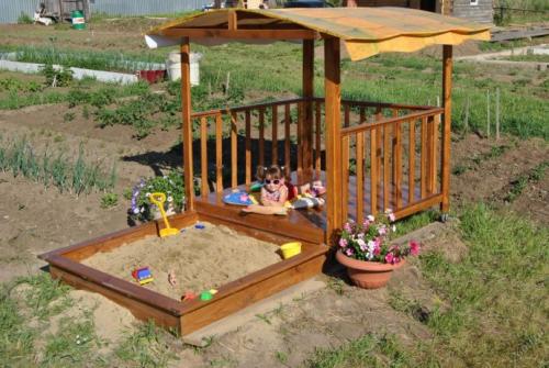 Песочница своими руками из пластиковых бутылок. Купить готовую песочницу или соорудить своими руками?