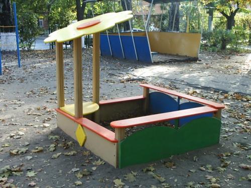 Песочница своими руками из пластиковых бутылок. Купить готовую песочницу или соорудить своими руками?