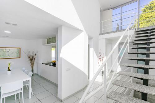 Как пристроить второй этаж к старому дому. Второй этаж: этапы работ 02 Как пристроить второй этаж к старому дому. Второй этаж: этапы работ 02