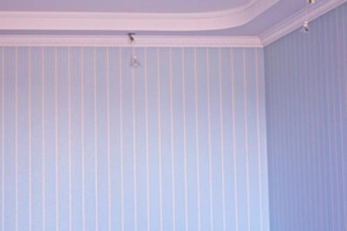 Сколько сохнут обои на флизелиновой основе после поклейки. Влияющие факторы на просушку 07