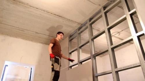 Как собрать каркас для гипсокартона на стену при высоте 4 м. Обшивка стен гипсокартоном 11 Как собрать каркас для гипсокартона на стену при высоте 4 м. Обшивка стен гипсокартоном 11