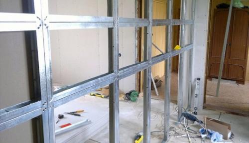 Как собрать каркас для гипсокартона на стену при высоте 4 м. Обшивка стен гипсокартоном 06 Как собрать каркас для гипсокартона на стену при высоте 4 м. Обшивка стен гипсокартоном 06