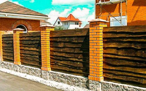 Обычный деревянный забор. Виды деревянных заборов –, как создать красивую и надежную конструкцию
